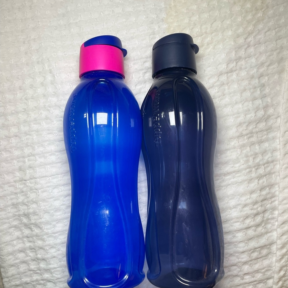 Tupperware Blue and Navy Eco bottles 1 liter bottles